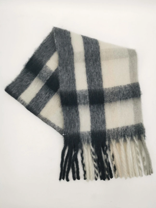 Foulard long et chaud d'hiver personnalisé avec logo en polyester pour femmes et hommes populaires.