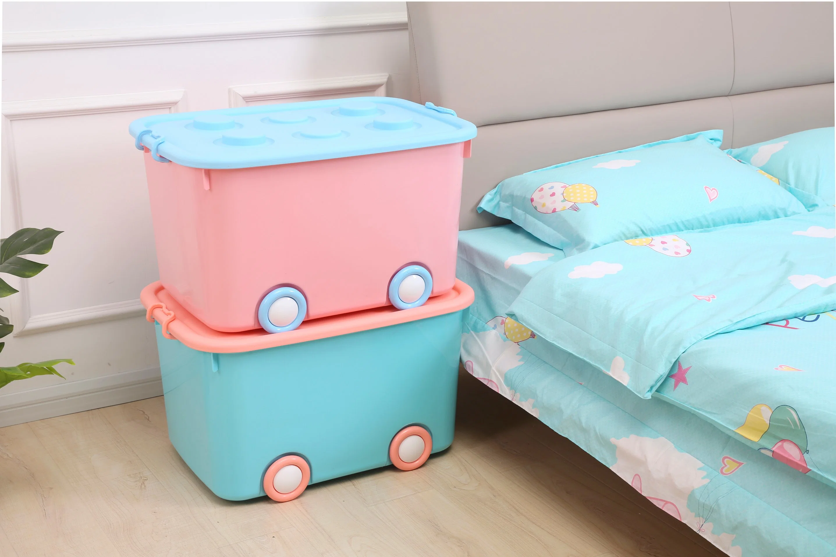 Plastic Products for Sotrage /Plastic Stackable Toy Storage Box with Wheels&#160; &#160;