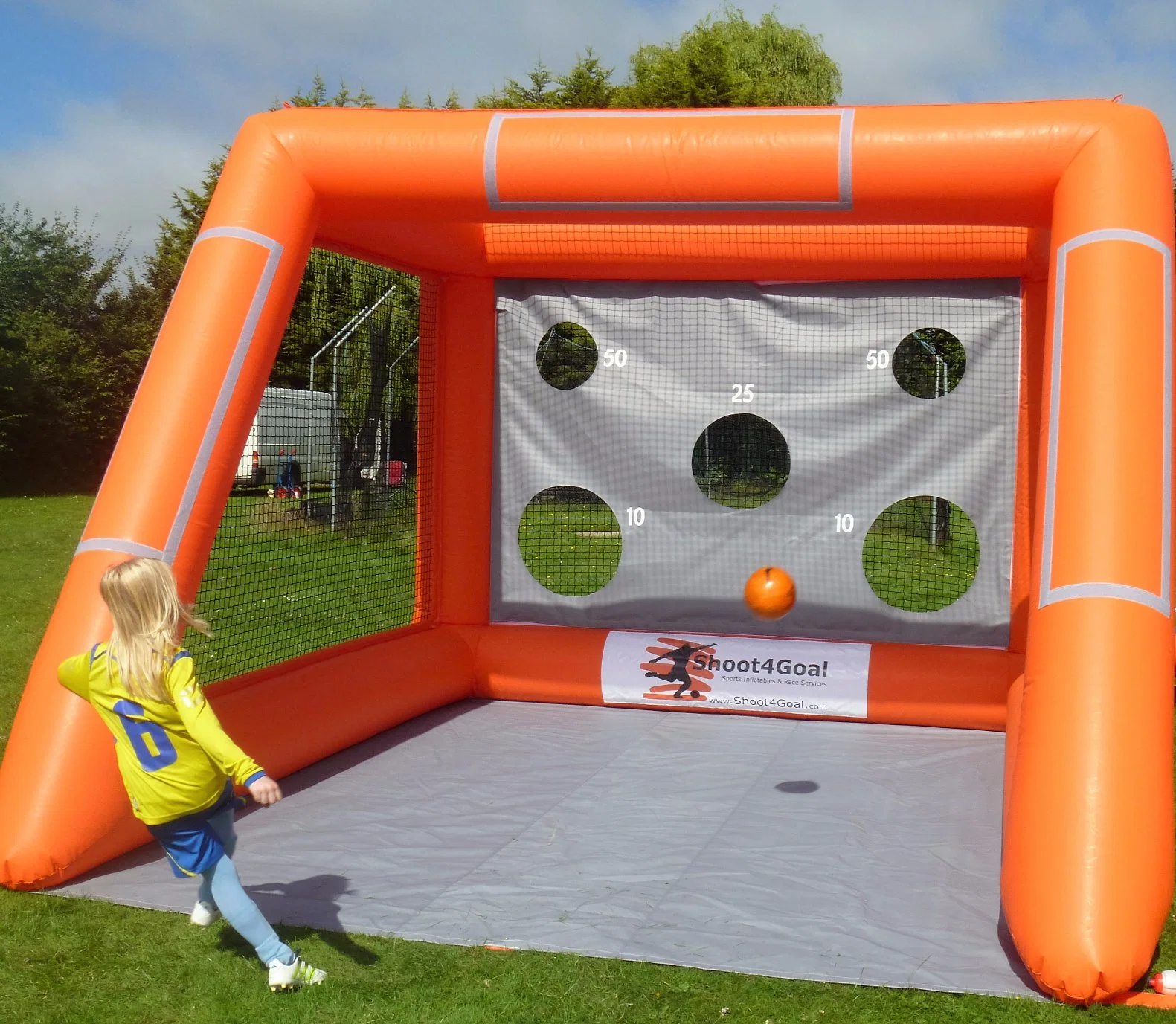 2023 New Outdoor Inflatable Sports Football Shooting Games for Sale