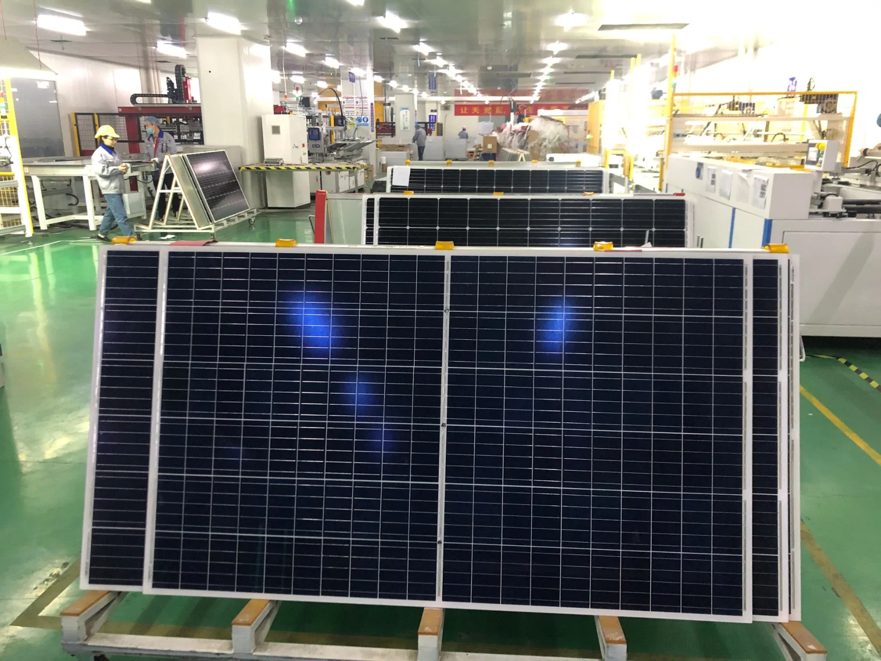 Longi High Efficiency Mono Perc Half Cell Solar Panel Photovoltaic PV Module 440W 445W 450W 455W 460W Stock in China Solar Power Project on-Grid 9bb