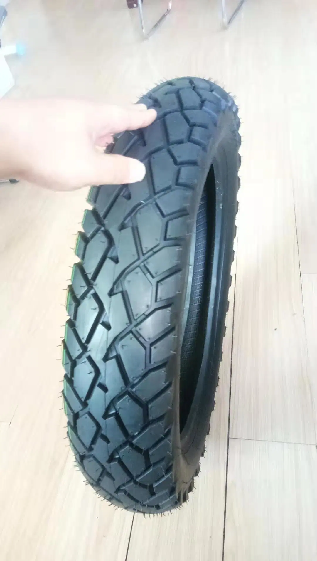 Chine pneu moto bon marché Off Road moto tire moto tire 100/90-18 90/90-21