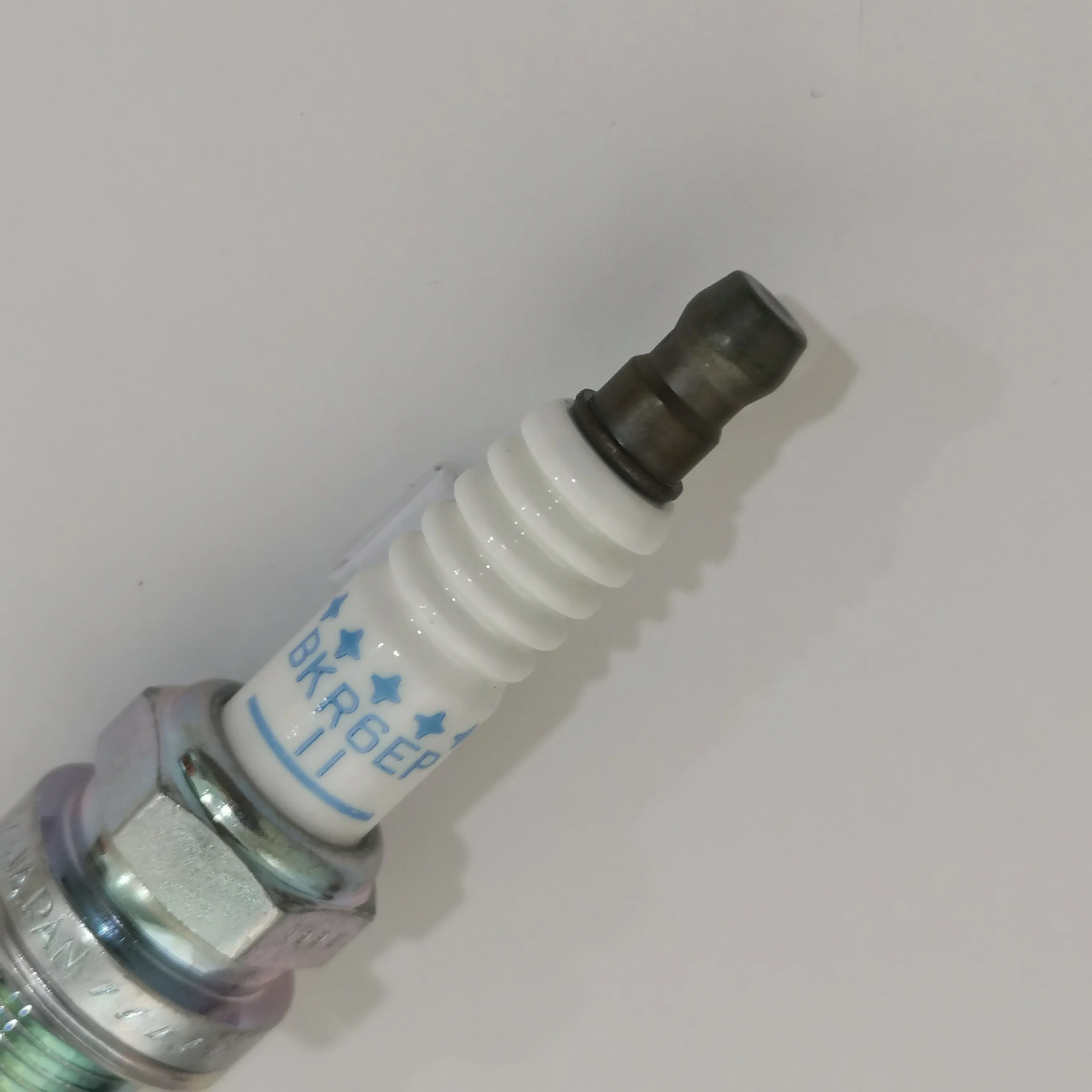 Ngk Genuine Nickel Spark Plugs Auto Parts Car Accessories Performance Bujia Auto Engine Systems Parts 2978 Bkr6ep-11 9009899205 9091901178 for Ls400, Is, RAV 4