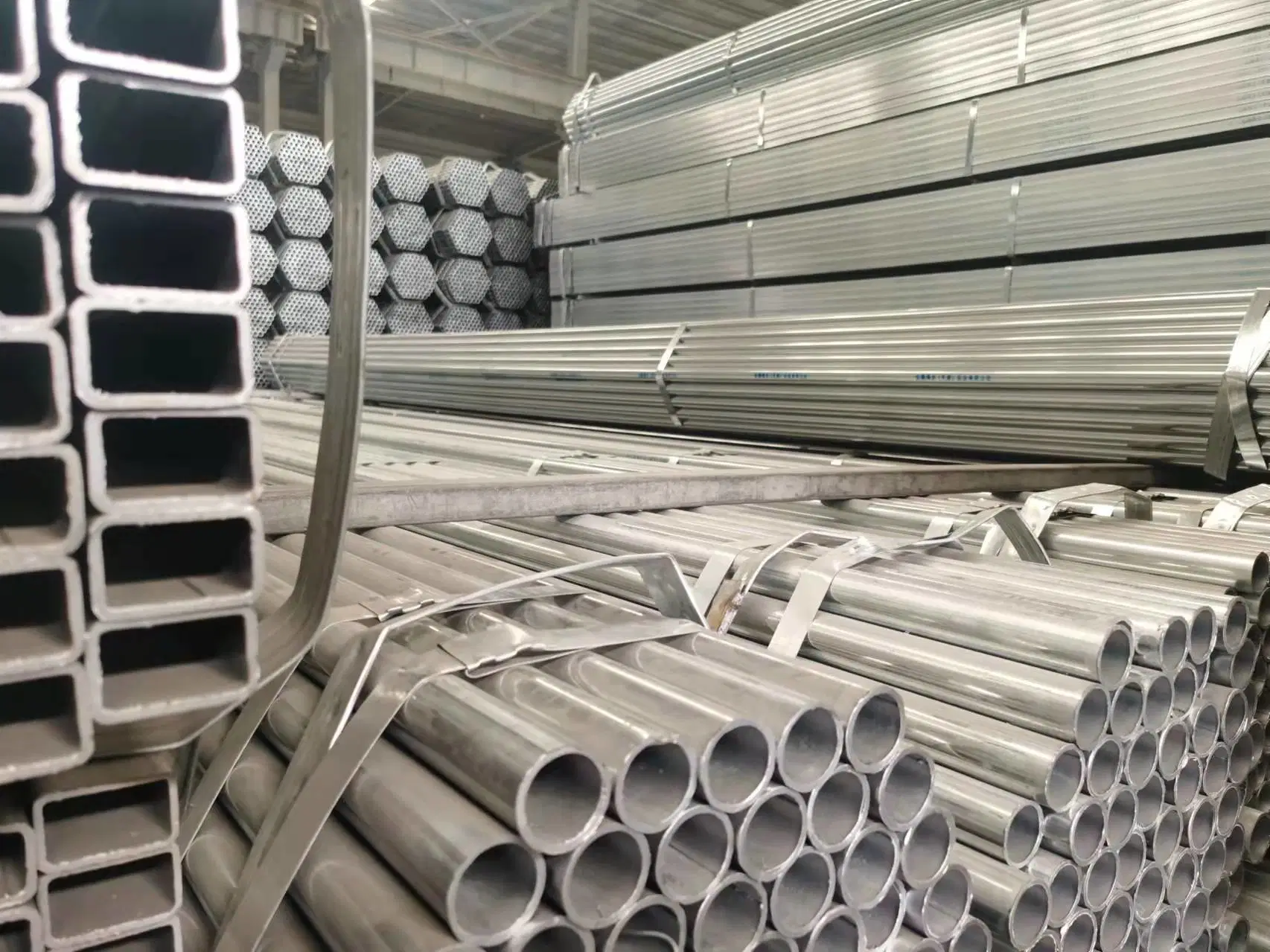 Manufacture Factory Galvanized Carbon Steel Pipe 1.5 Inch Gi Steel Pipe Galvanized Steel Pipe