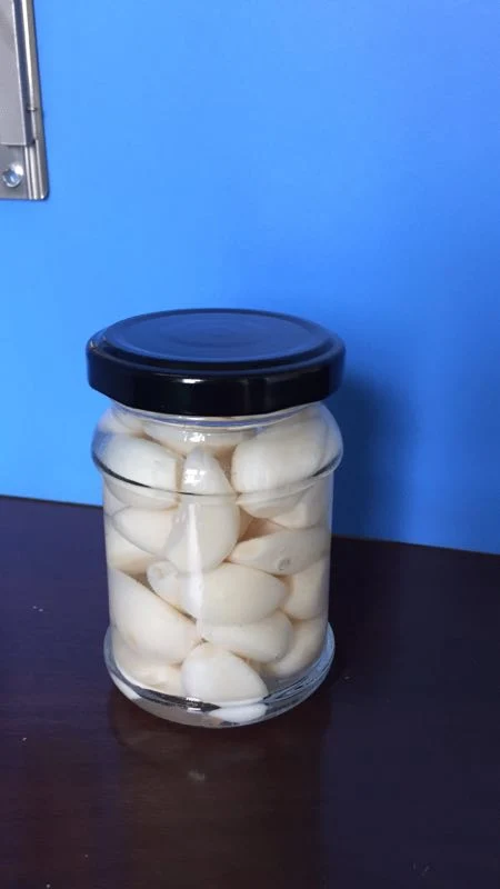 Pickled Garlic in Brine Packed in Glass Jars for Retail