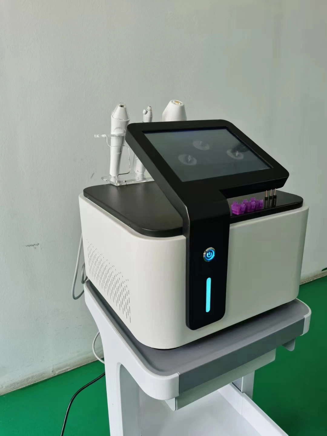 Cold Plasma Machine Portable Mark Scar Acne Treatment Face Lifting Wrinkle Removal Fractional Plasma Machine