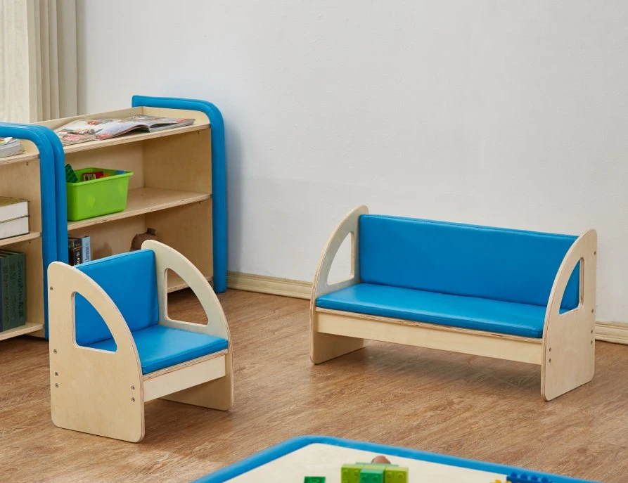 Un ensemble de Sofas, deux sièges pour enfants canapé, confortable canapé pour la maternelle et la maternelle, canapé moderne, canapé de salon, canapé d'école primaire