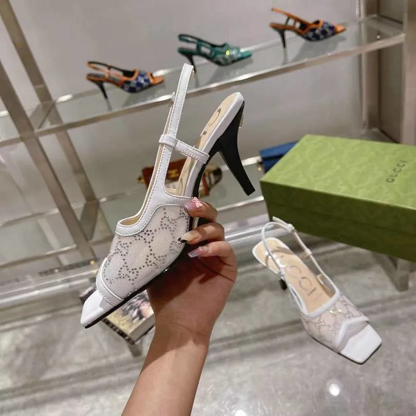 Designer Luxury Famous Brands Designer Girls Shoes Custom Slippers for Women and Ladies Beach Platform Gg Sandals Beach Suede