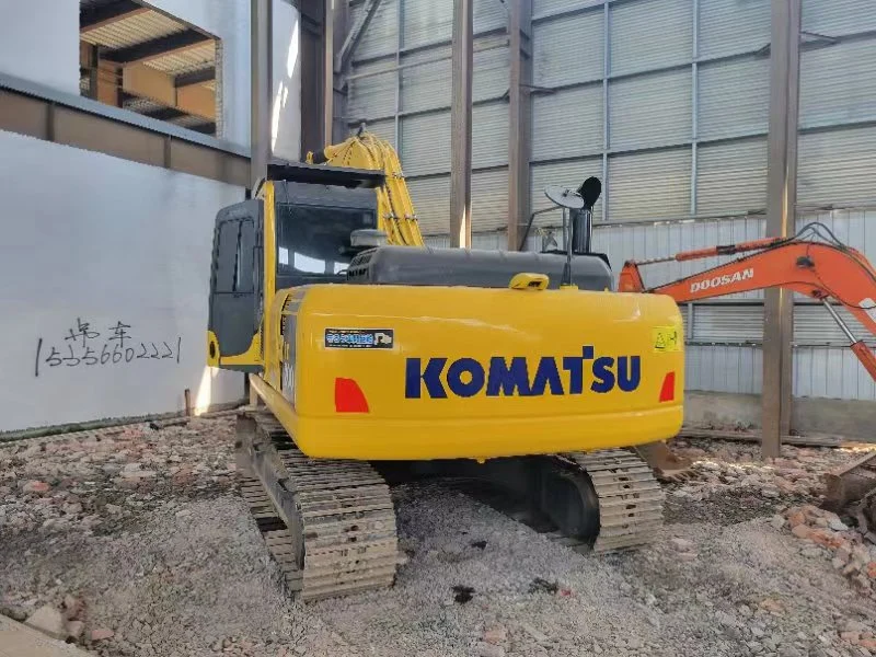 Komatsu PC200-8 utiliza la excavadora sobre orugas