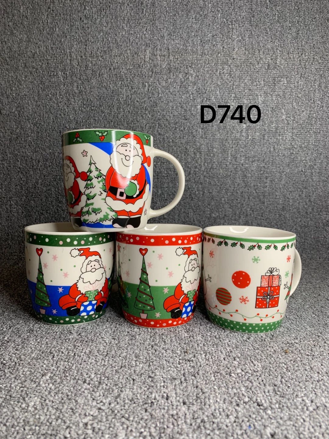 Wholesale/Supplier Set of 4 Cute Dog Pattern christmas Gift Porcelain Drinking Mugs