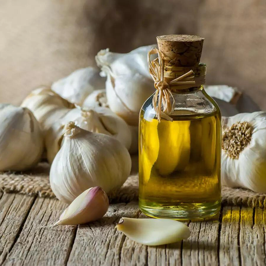 Natural Pure Garlic Oil Garlic Essential Oil for Food with Brc ISO22000