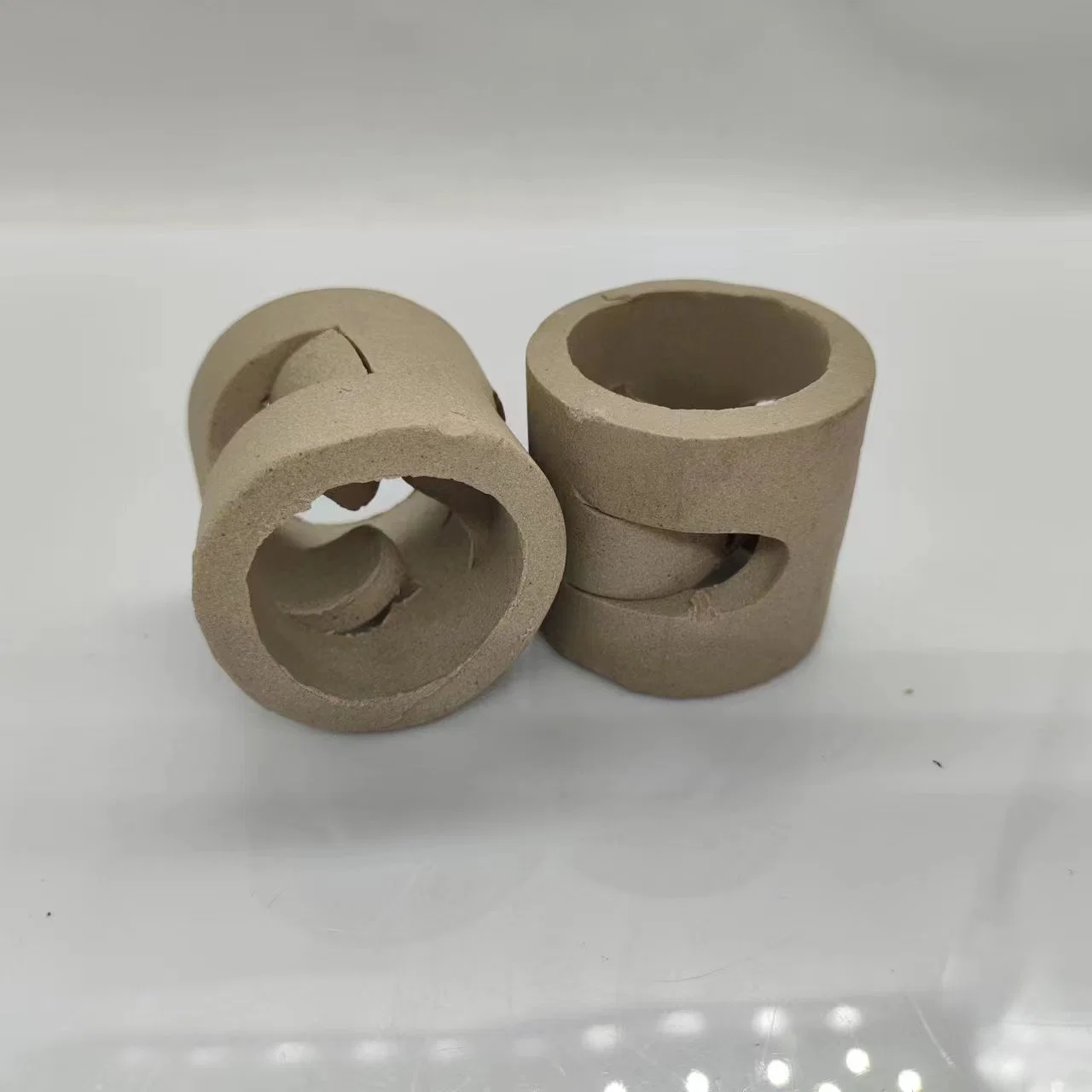 25mm 50mm Ceramic Pall Rings Tower Packing for Distillation Column Packing
