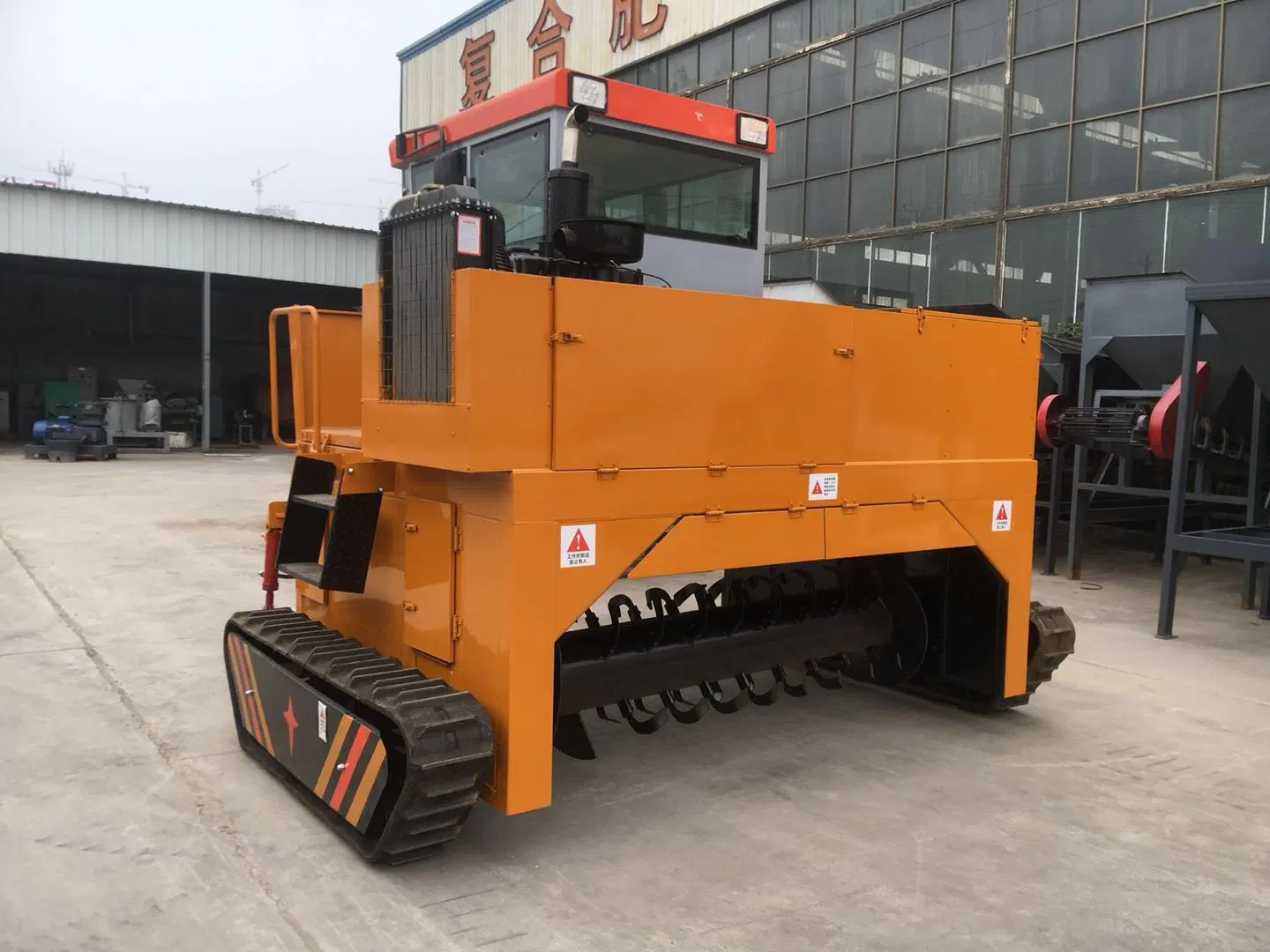 Compost Fermentation Turning Equipment Crawler Dump Truck