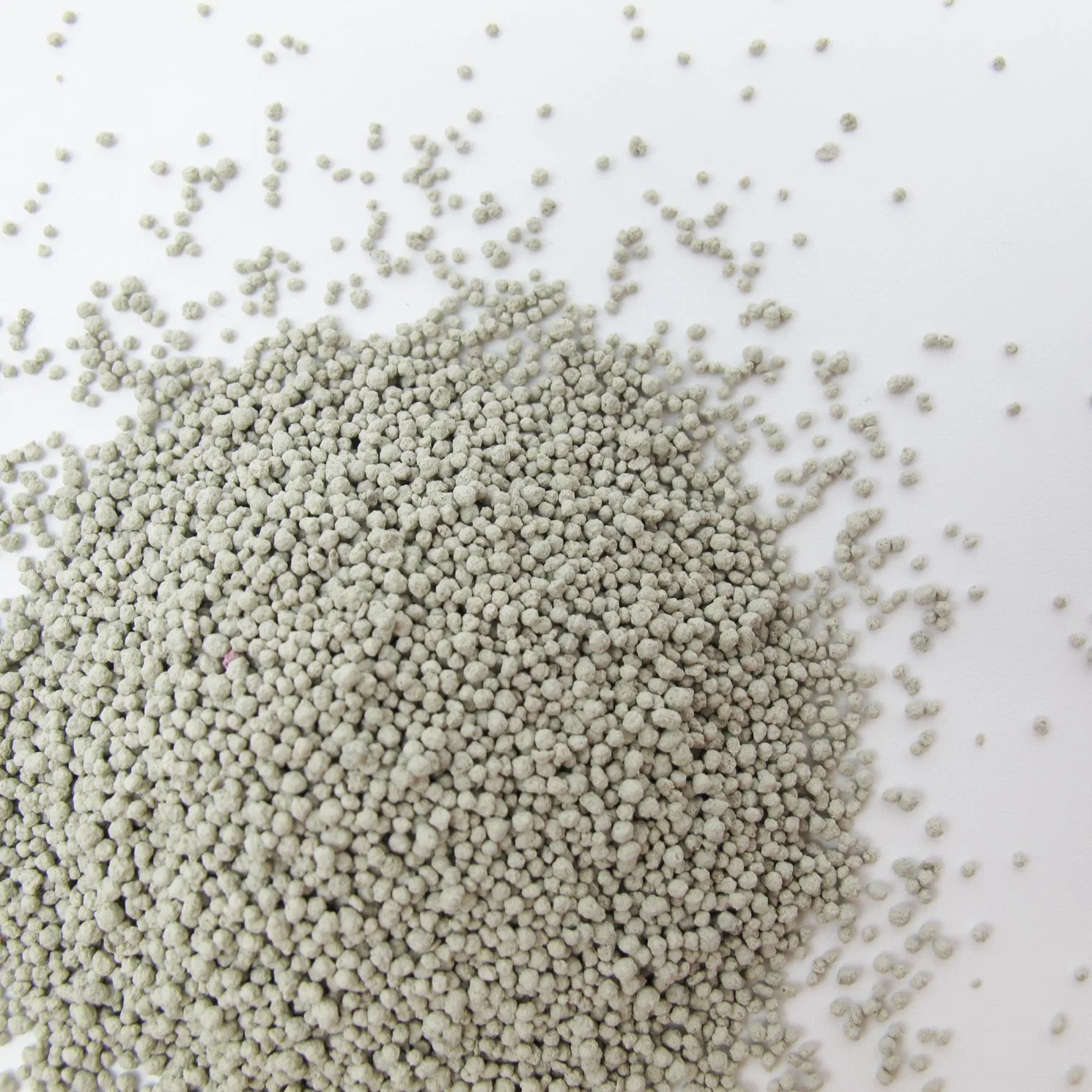 Natural Wholesale/Supplier 1-2mm Easy Cleaning Spherical Miller Bentonite Cat Litter Pet Supply