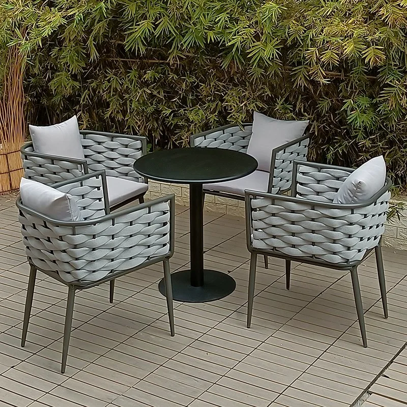 Vente chaude Table et chaise de salle à manger d'extérieur pour hôtel commercial, restaurant moderne, chaises et table de salle à manger en rotin de patio.