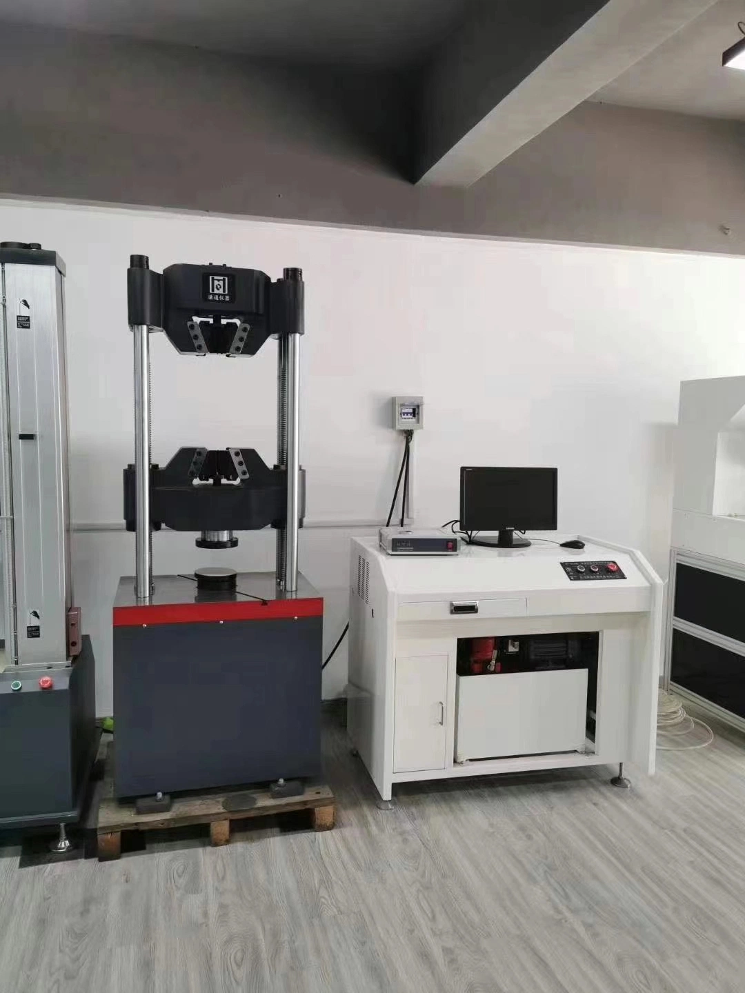 Aluminum Tensile Electronic Hydraulic Testing Machine with 300kn