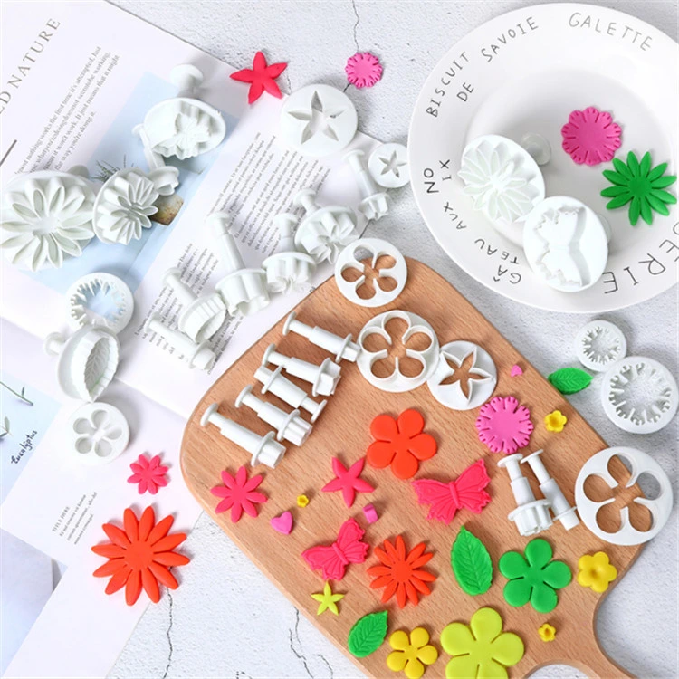 33PCS Plastic Cookie Cutter Plunger Cake Fondant Cutter Tools Set