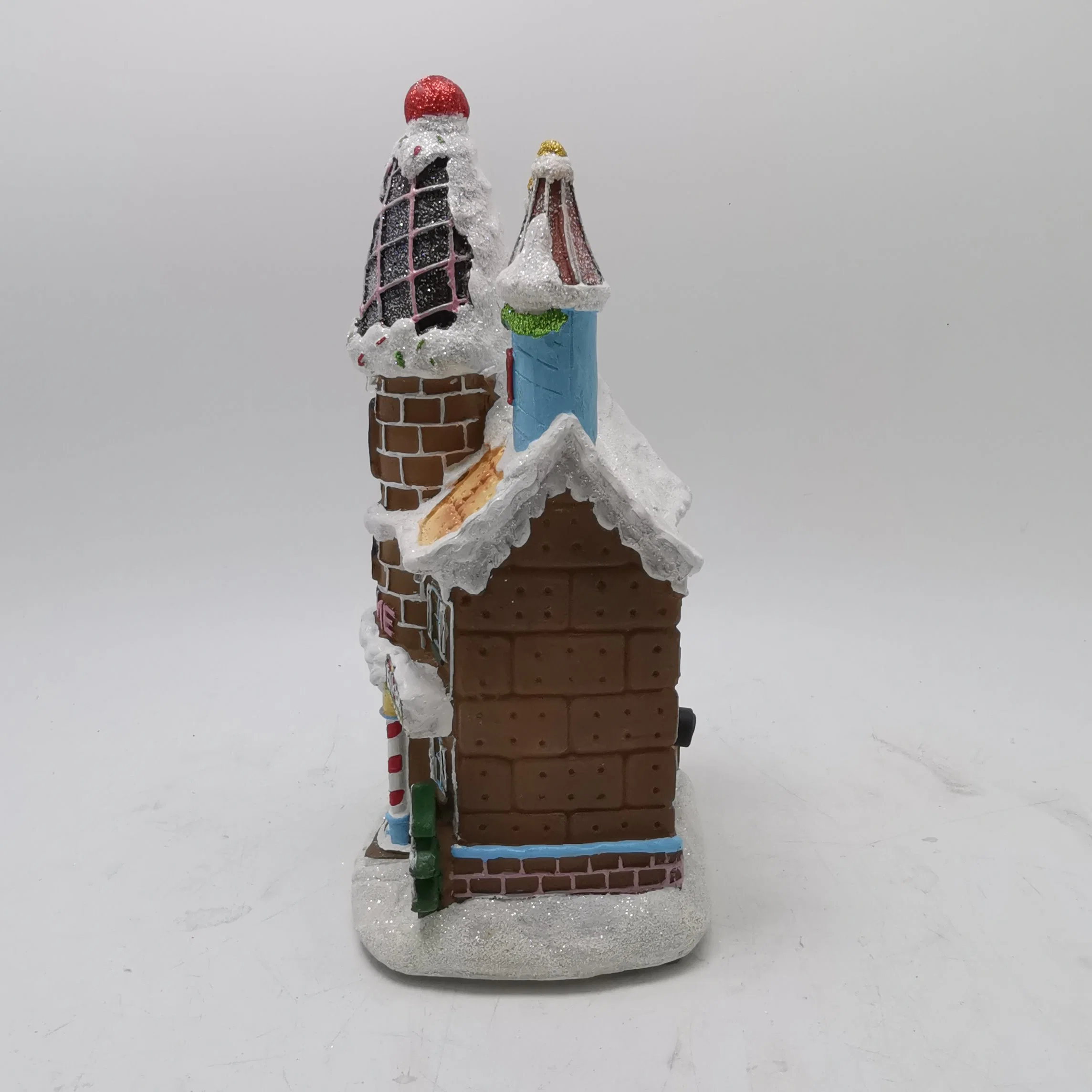 Hot Sale de l'artisanat en résine peinte à la main des maisons de village Polyresin Noël Décoration de Noël