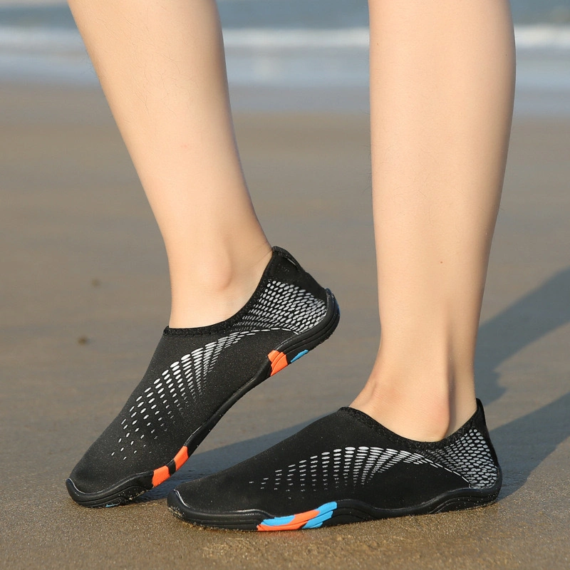 Plage de surf de la piscine de sports nautiques de marcher pieds nus Chaussures exécutant Chaussettes Aqua