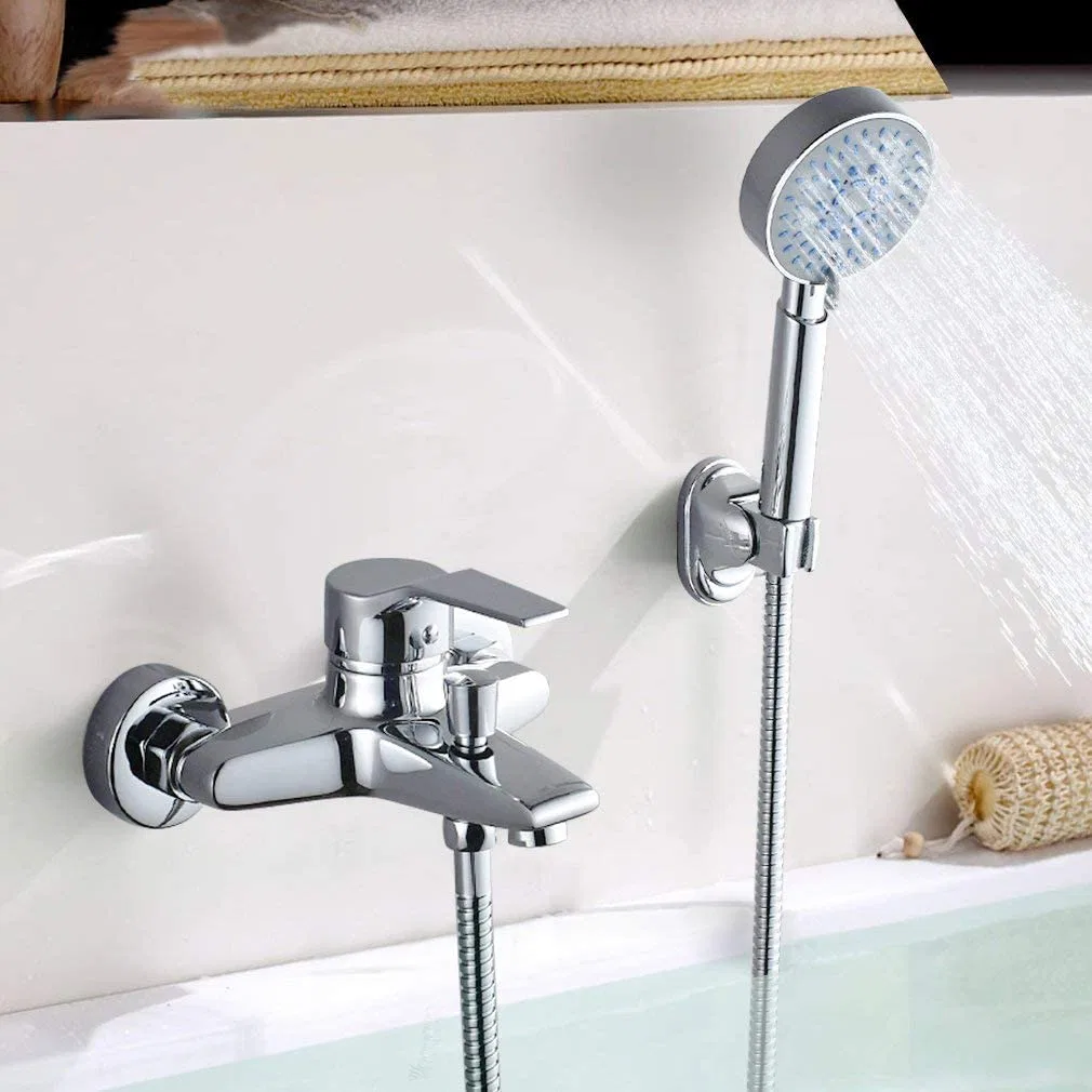 New Style Brass China Sanitaryware Shower Faucet Set Wholesale/Supplier Bathtub Mixer with Shower Head