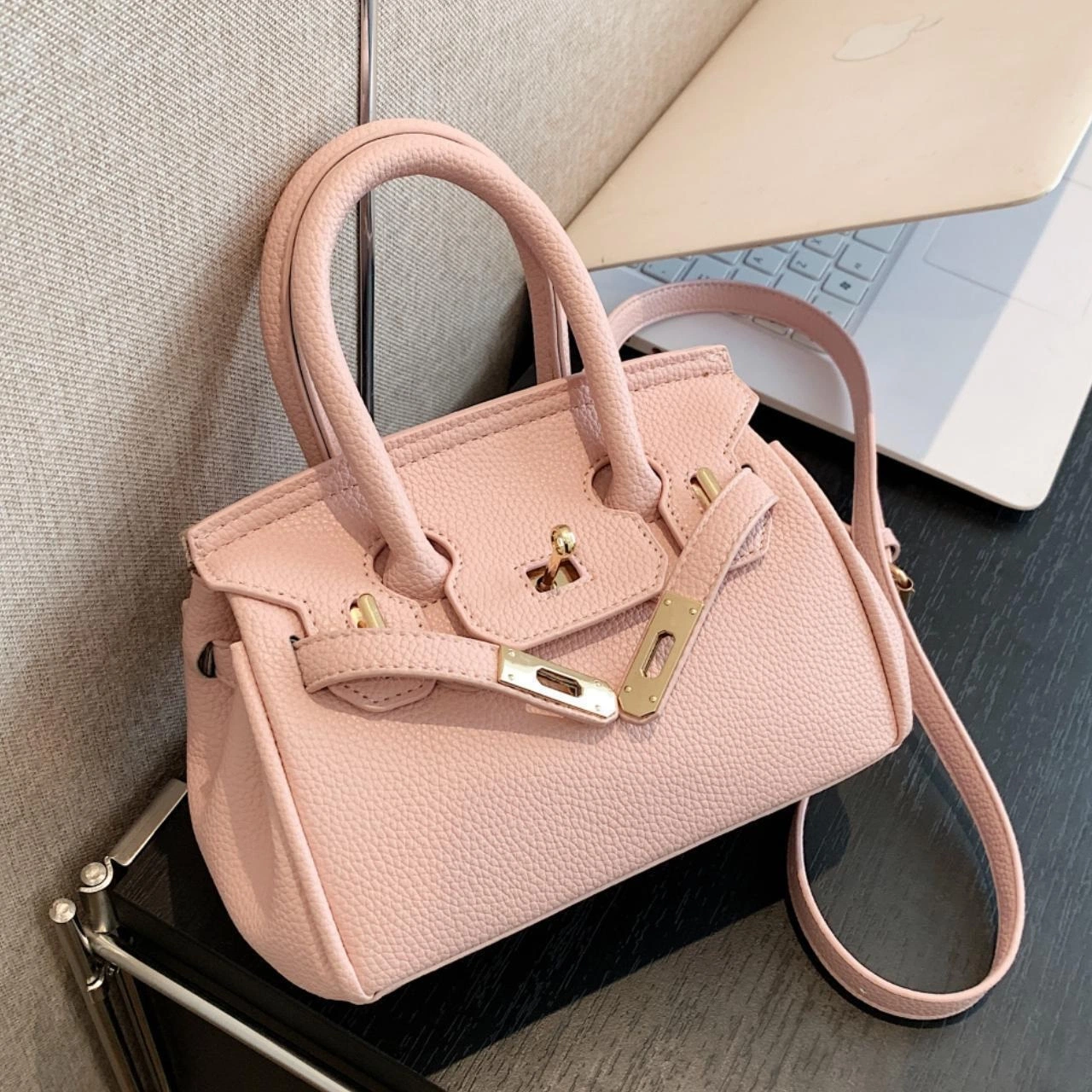 Internet Promi High-End Lychee gemustert große Kapazität Portable Tasche für Women′ S 2022 Neu trendy und modisch ein Schulter Crossbody Kelly Bag