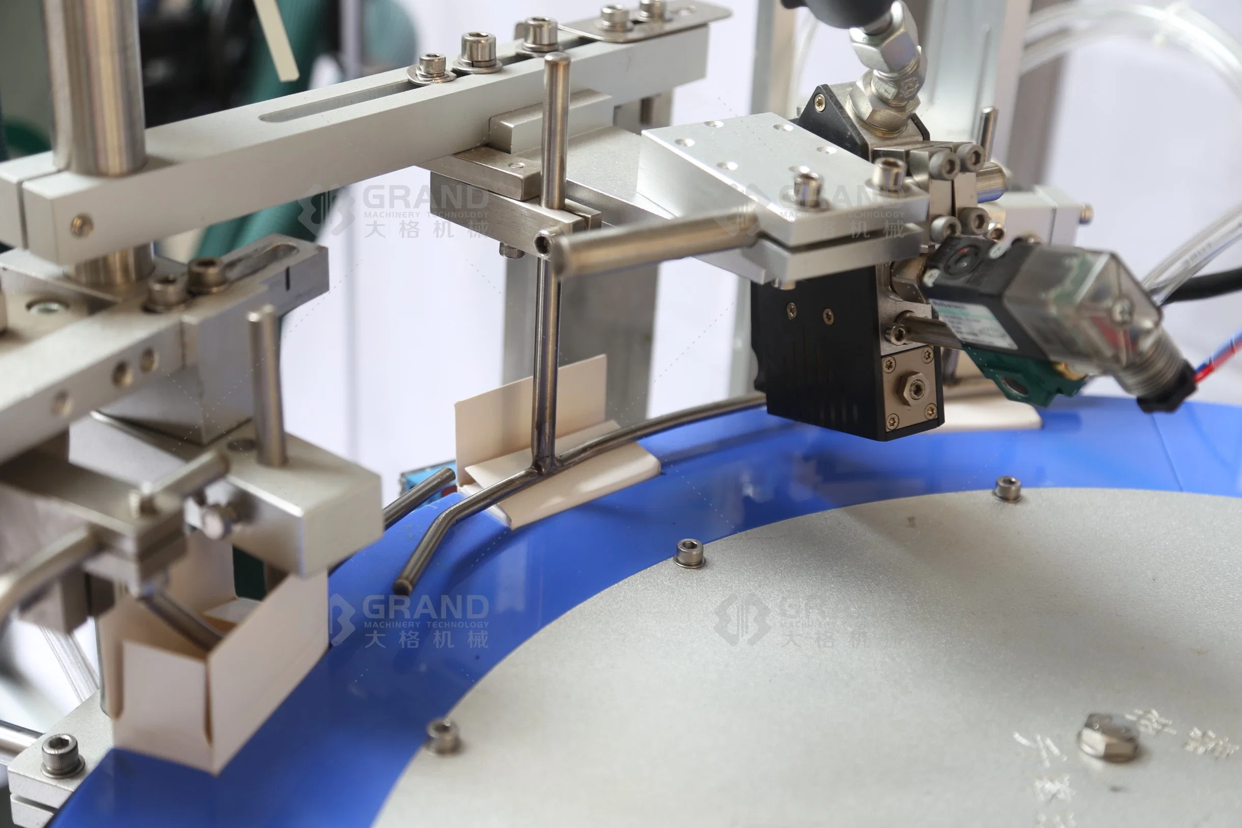 Automatic Vertical Bottle Jar Box Packing Machine with Manual Book