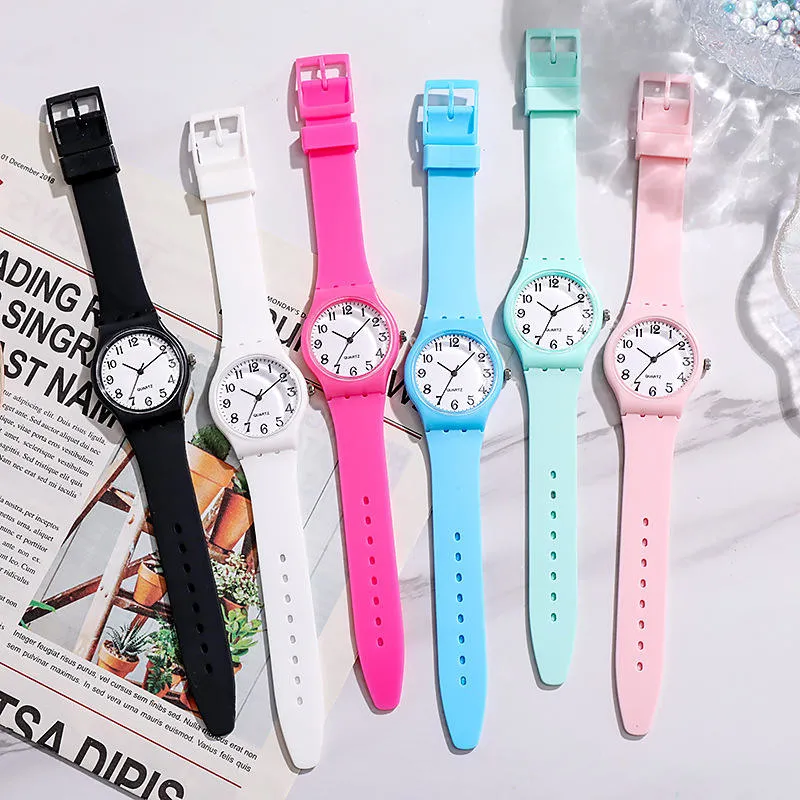 Conjunto de relógio de oferta em silicone, estojo em plástico, quartzo com logótipo personalizado Relógios promocionais Sport pulseira Quartz Fashion Women Girl Boy