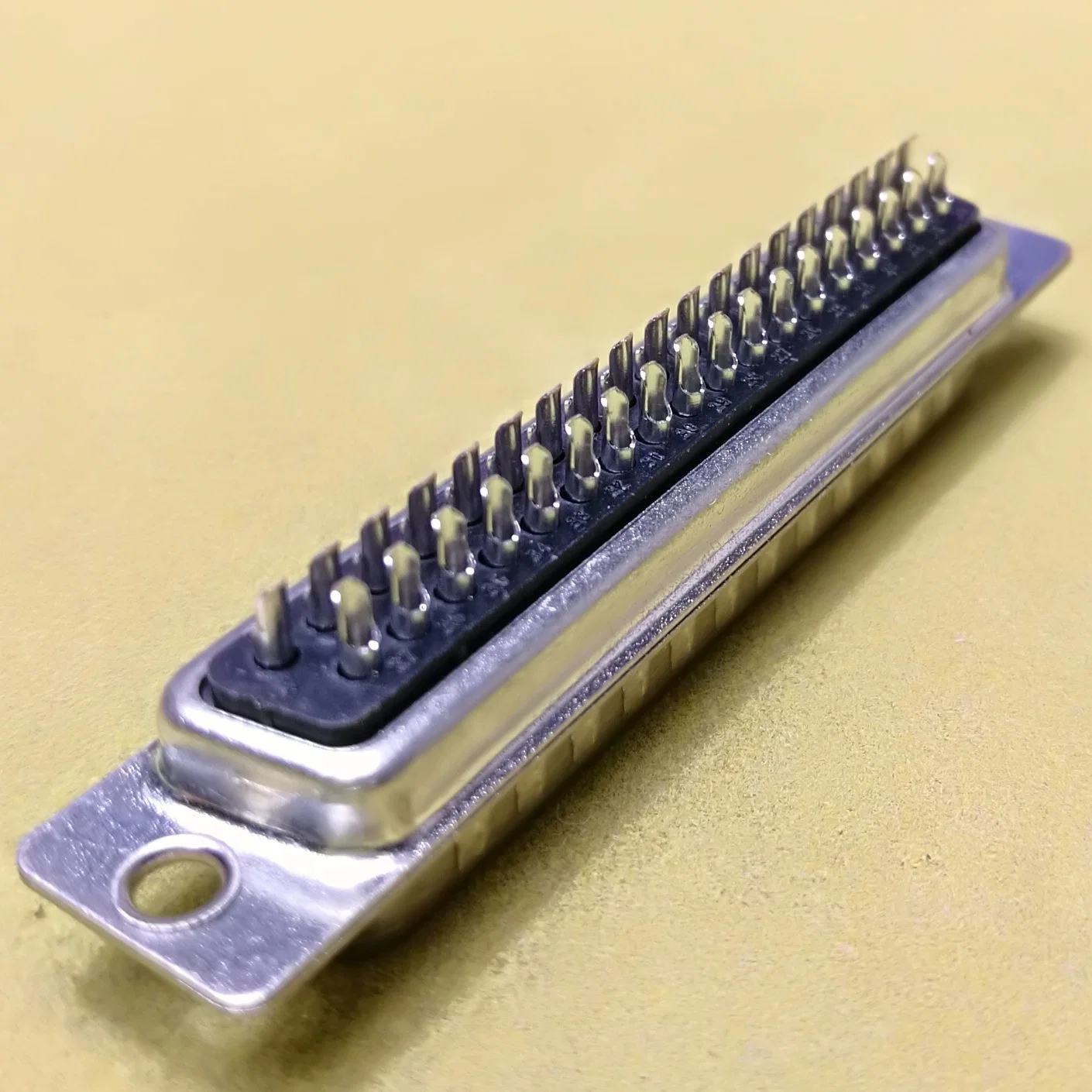 D-SUB Connector 37pin Riveting Factory OEM