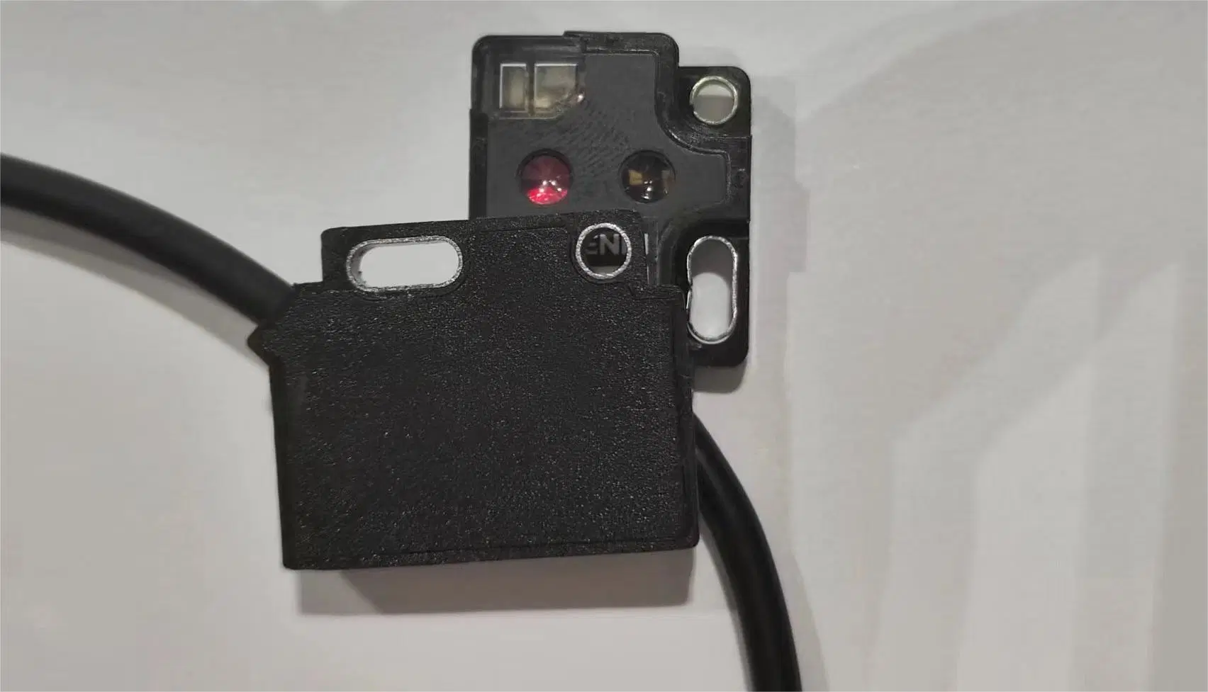 Contacteur du capteur photoélectrique de réflexion diffuse une lumière infrarouge Fotocelda Keyence ultra léger