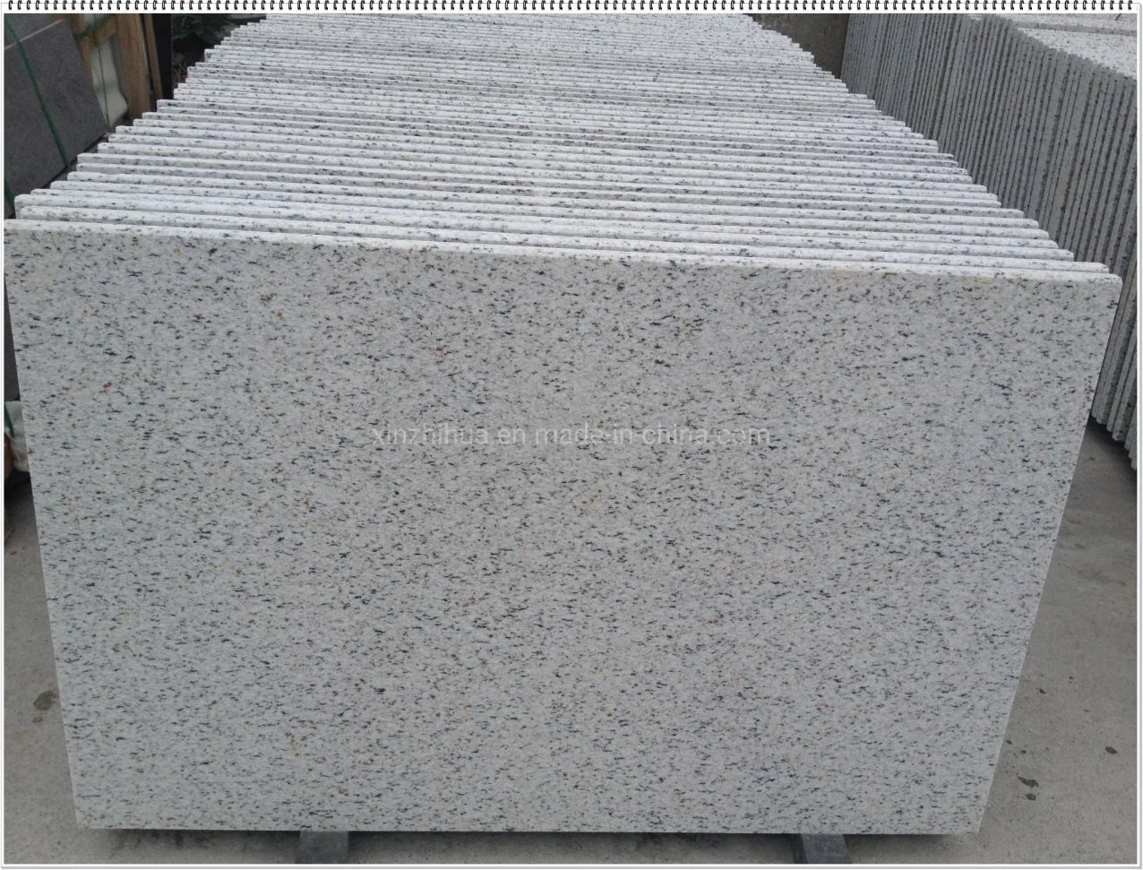 Natural Stone Gardenia White Granite for Flooring Tile/Kitchen Countertop/Vanity Top