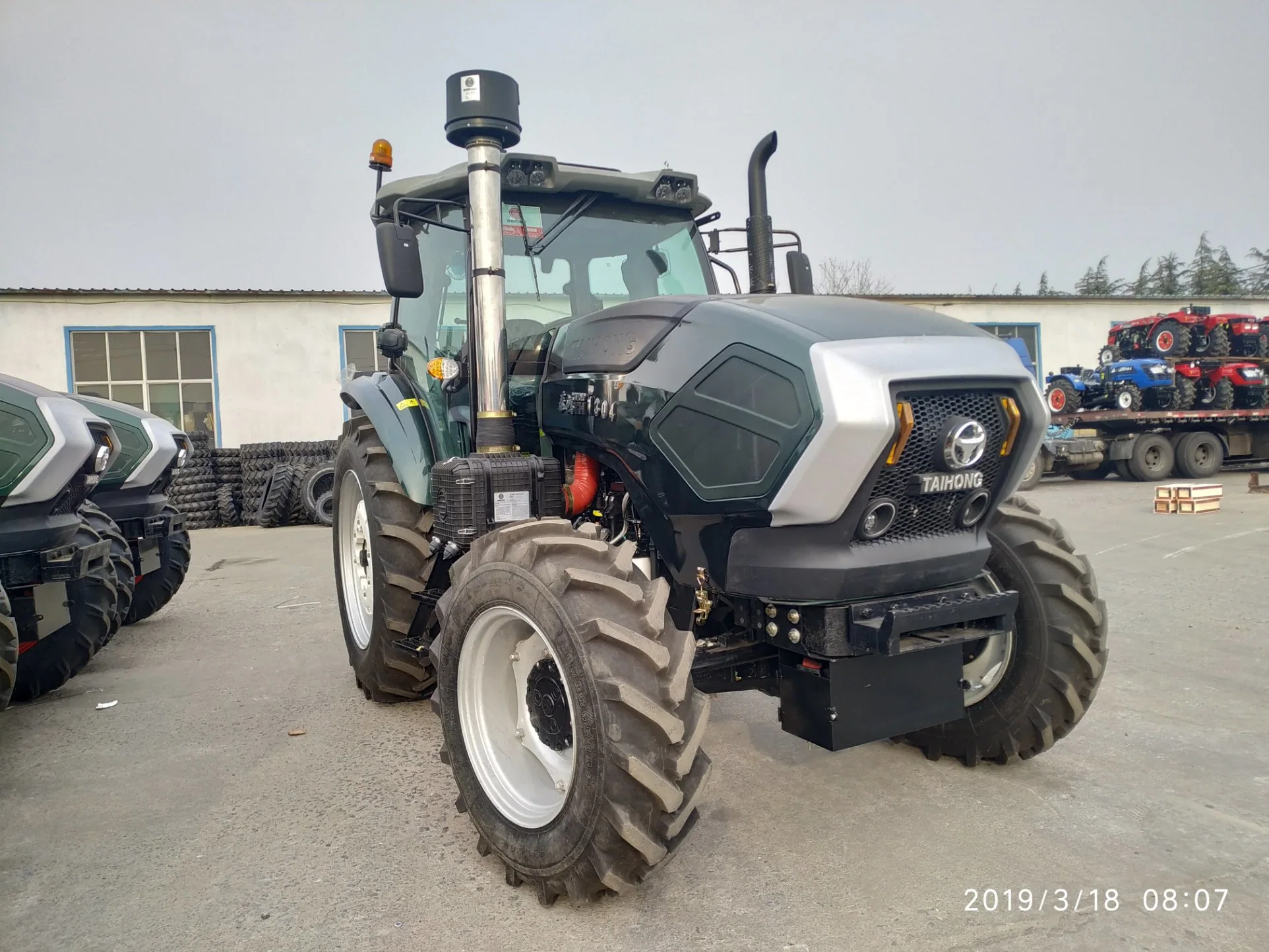 Factory Supply Wheeled Driven Agriculture Tractor 130 HP Tractor Agricultural Machinery 140 HP Farm Tractor, Mini Tractor, Power Tiller Tractor