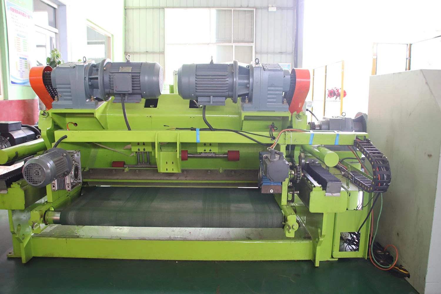Torno de la producción de madera contrachapada para trabajar la madera maquinaria CNC Peeling línea de maquinaria de chapa