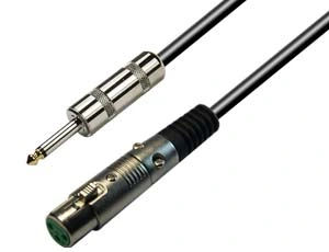 Los cables de audio para su uso en el micrófono y un mezclador