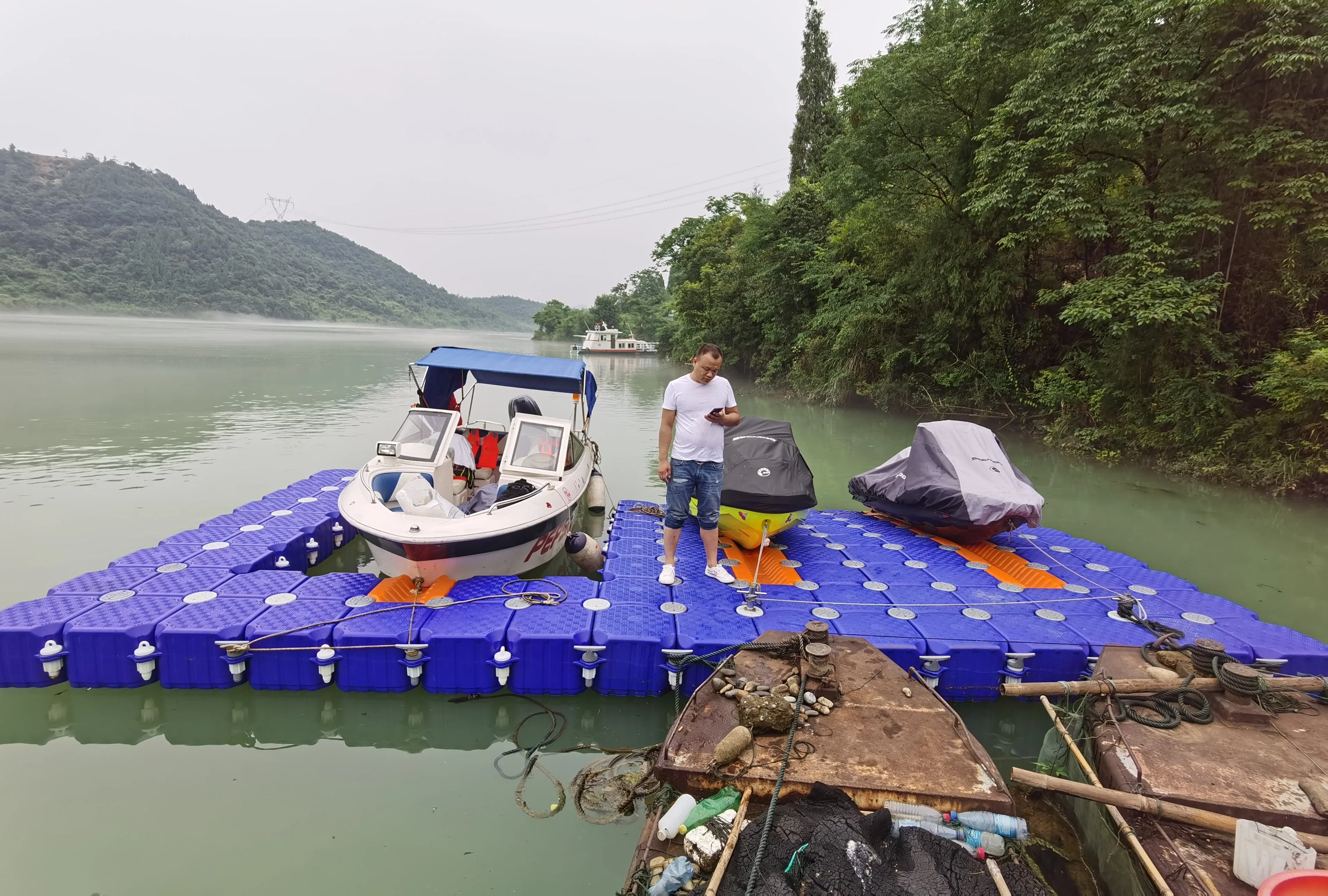 Agriculture Floating Fish Farm in The Sea with Nets