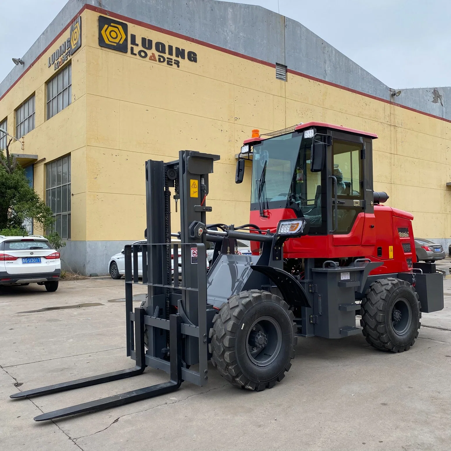 3ton Hydraulic Lift Diesel off Road 4X4 All-Terrain Rough Forklift