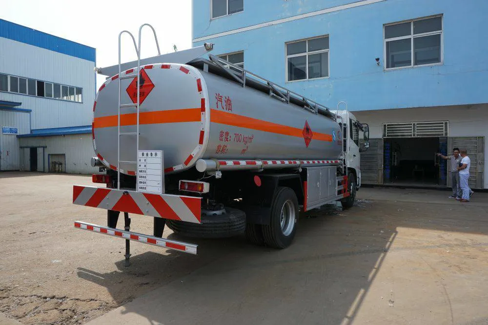 Dongfeng Tianjin 14000L Llenado de aceite de carretilla Carretilla de llenado del tanque de combustible