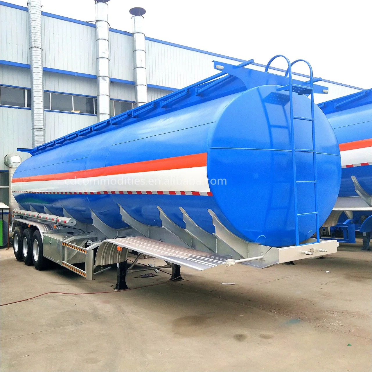 Crude Transportation 2/3 Axle 45 Cbm Fuel Oil Gas Tank with Fuwa 3 Axle