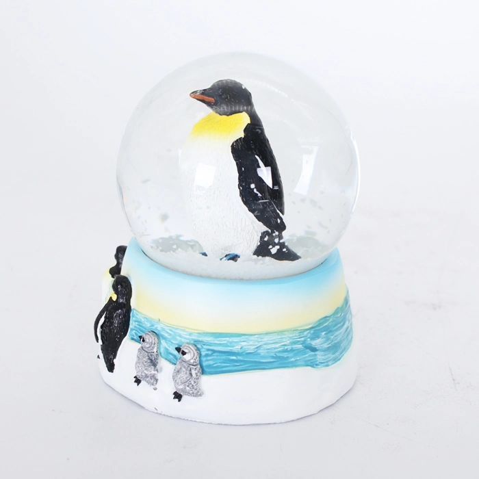 El agua de resina artesanal Mundo, la fábrica OEM Mayorista/Proveedor de artículos de regalo de comunión, gracioso Pingüino Snow Globe para empresa de oficina