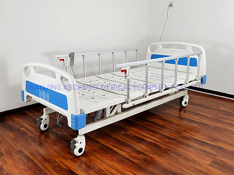 أثاث المستشفى ثلاثة وظائف سرير مستشفى كهربائي قابل للضبط