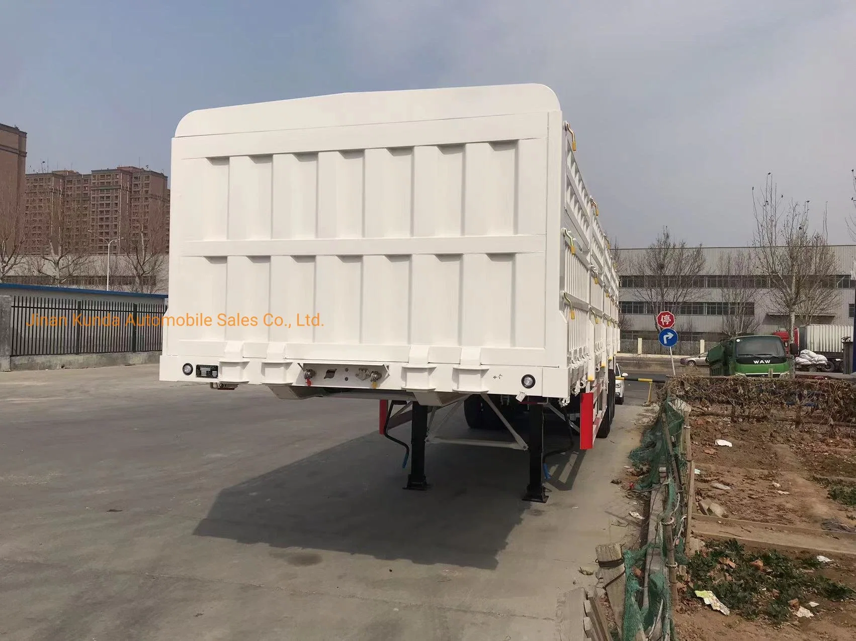 30 40 50 Tons 3 Axles Bulk Fence Stake Semi Trailer Cargo Transport Truck for Sale