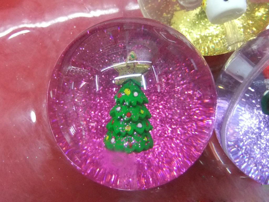 Hot Sale Fancy Crystal Toy Ball con líquido y brillante