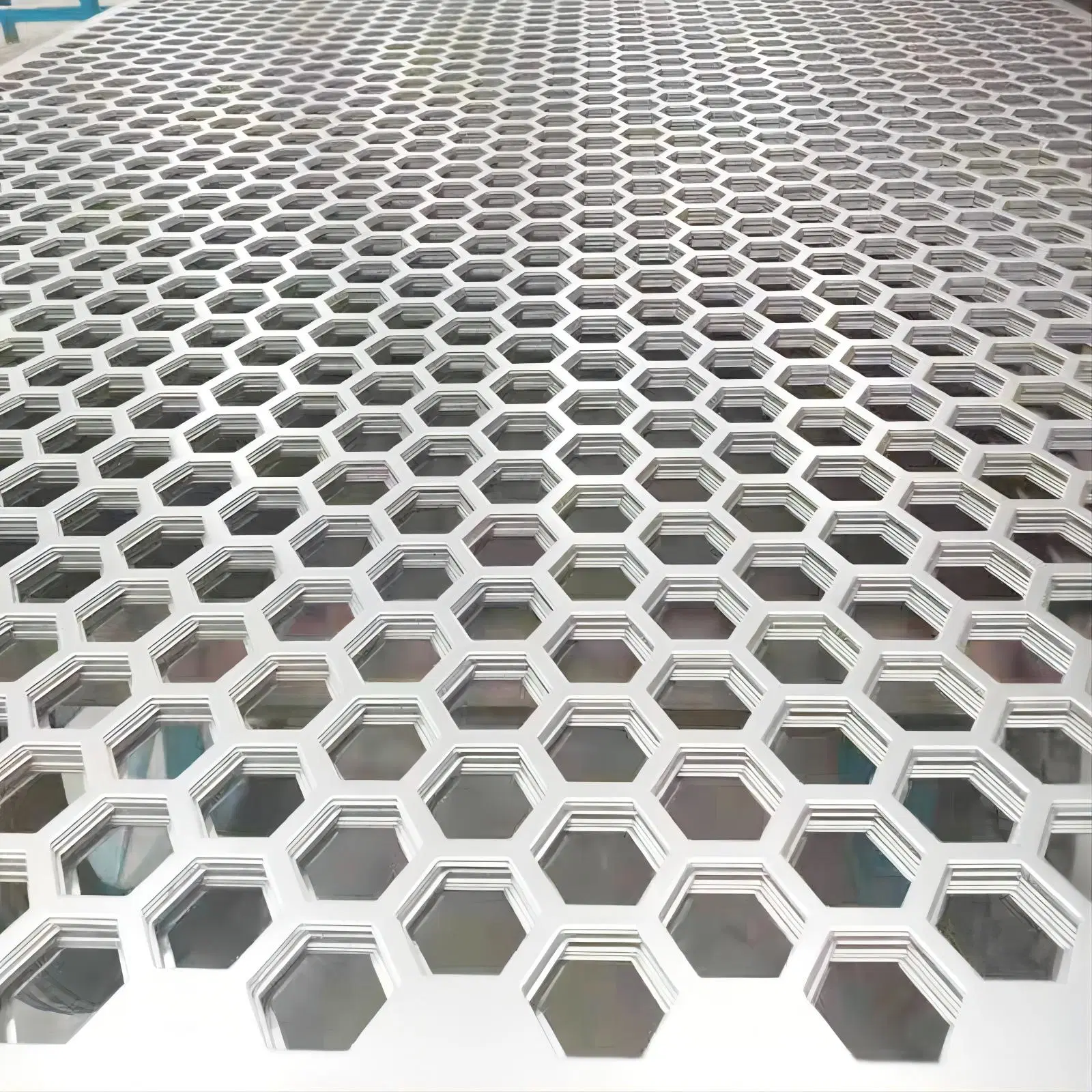 Alumínio Aço inoxidável Honeycomb furo redondo perfuração tela metálica perfurada Chapa de proteção