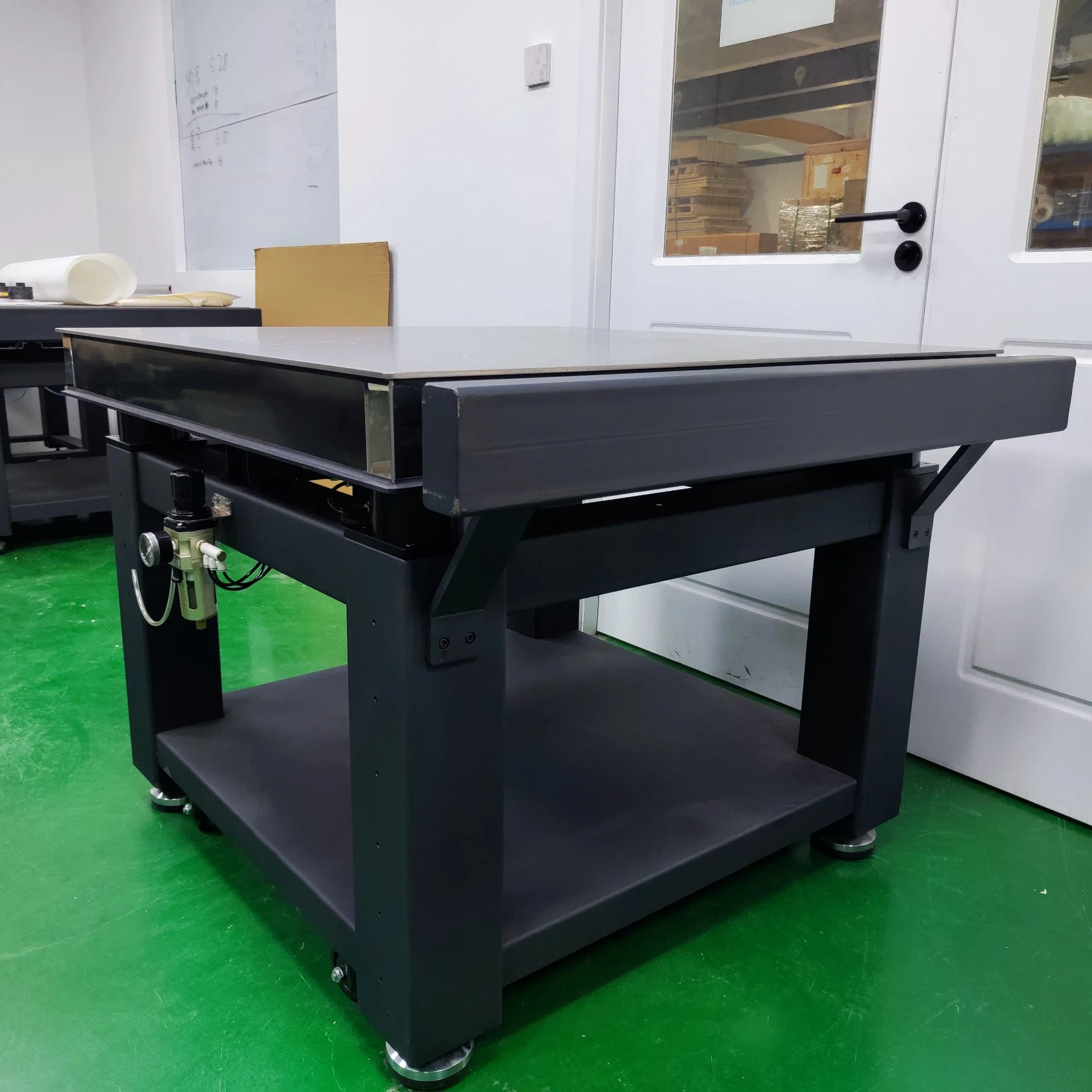 Pneumatic Self Balance Optical Table Vibration Isolation Table