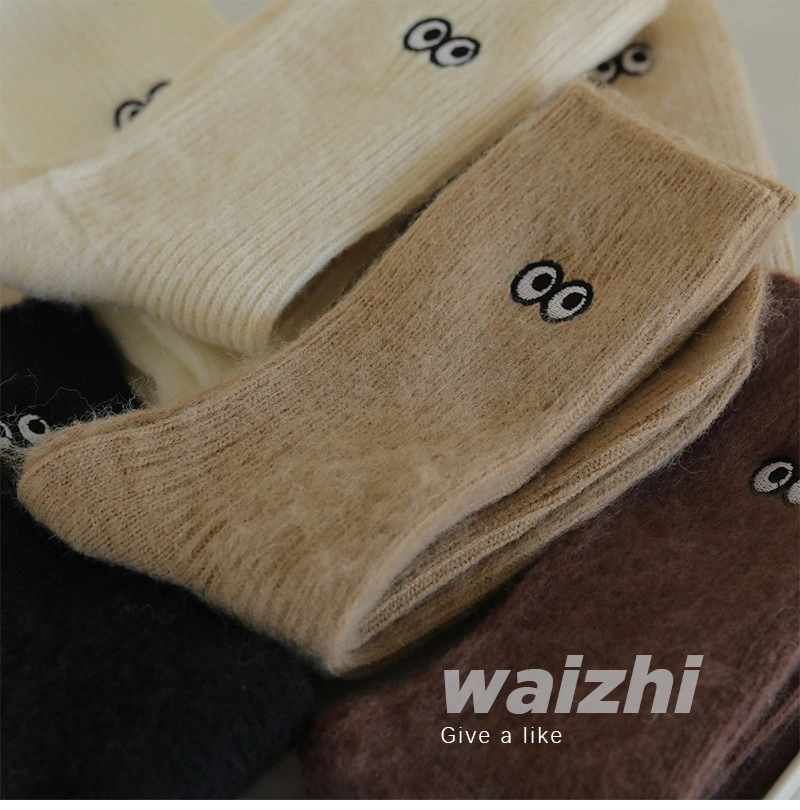 Winter New Korean Women Thick Velvet Wool Embroidered Women's Thickened Soft Sticky Pile Tube Socks