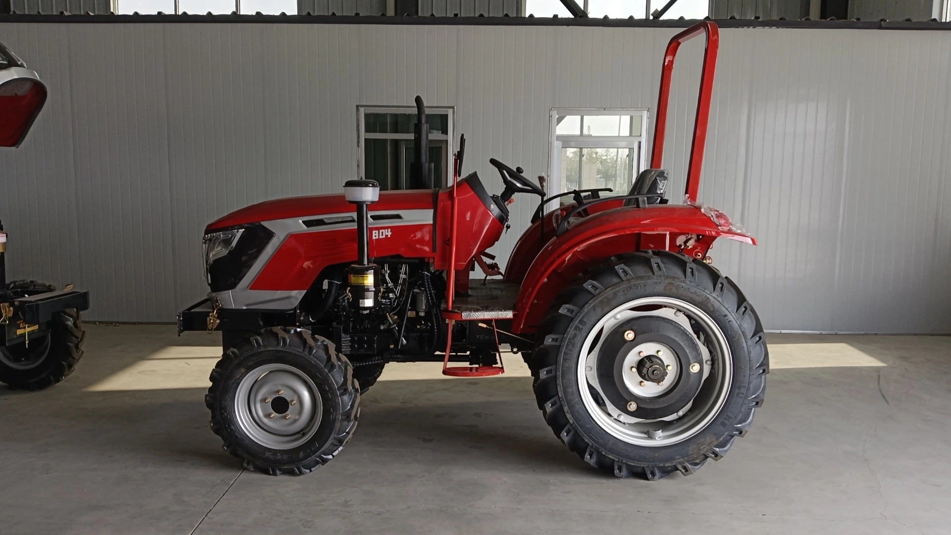 Hot Selling Ty454 Small Chinese Agricultural Farm 45HP Tractor Track Tractors 4X4 for Sale in Thailand