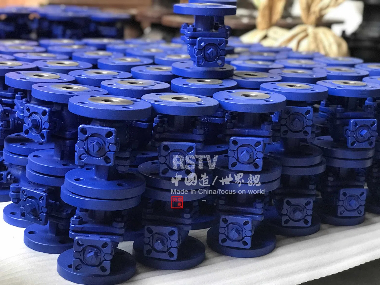 2PC Flange End Ball Valve, DIN Standard Pn16, with High Platform, Stainless Steel 304/316/Wcb Material. 2205 Is Workable, High quality/High cost performance , Good Looking