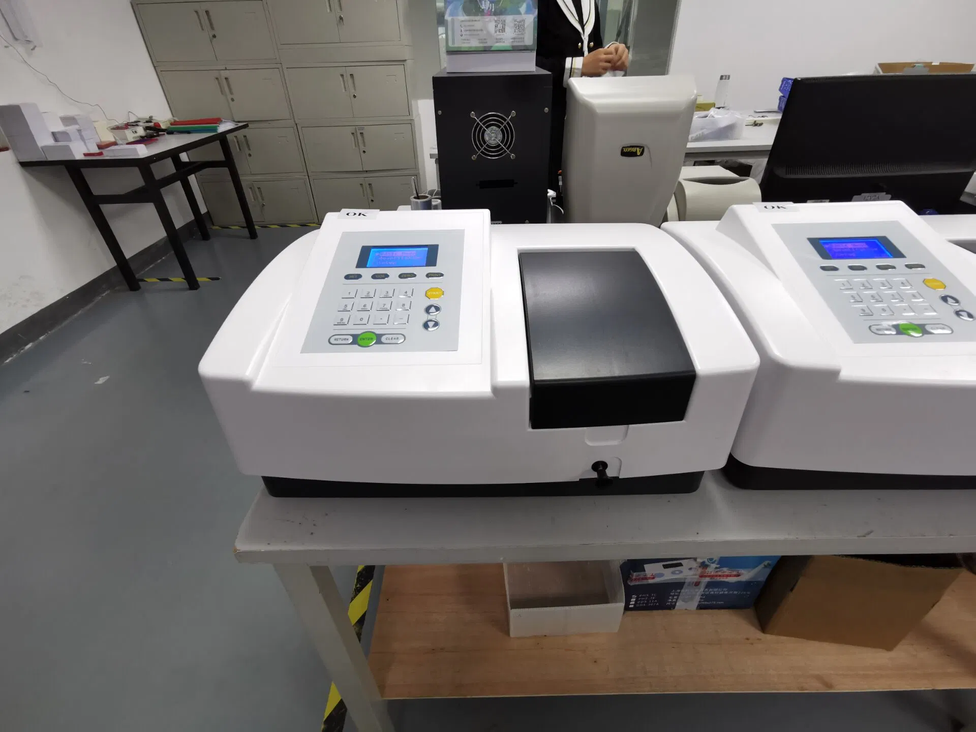 CE Approved Lab Single Beam UV/Vis Visible Spectrophotometer (UV0006)