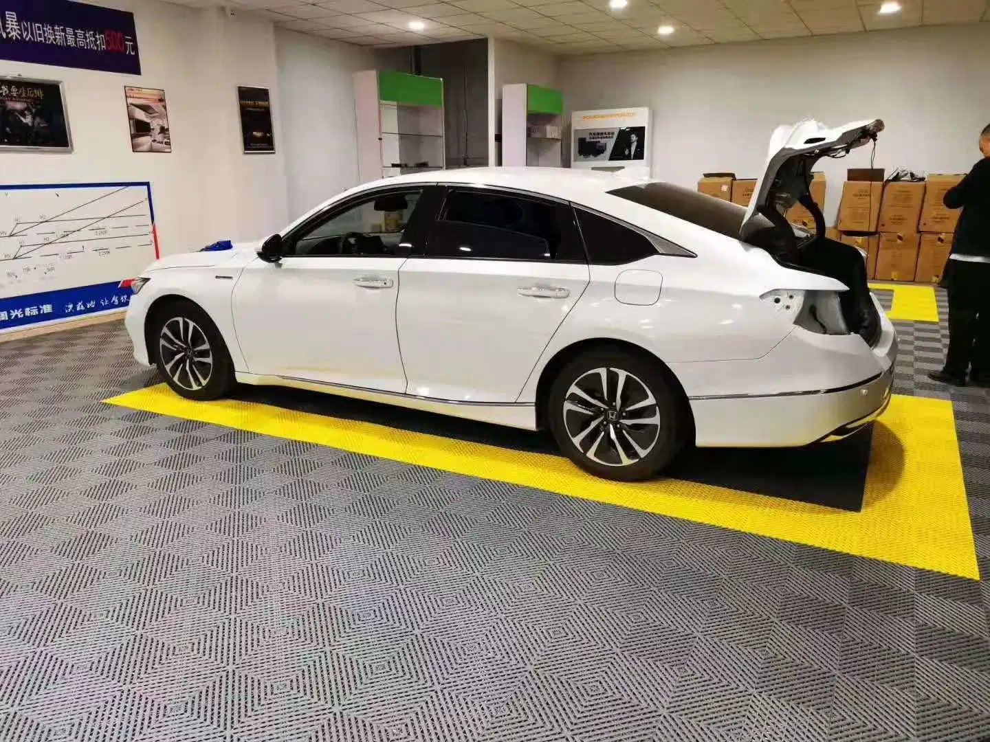 40X40X1.8 Anti Slip PP Plastic Interlocking Car Wash Drain Garage Floor Tile for Carwash Garage Flooring Grating Matt