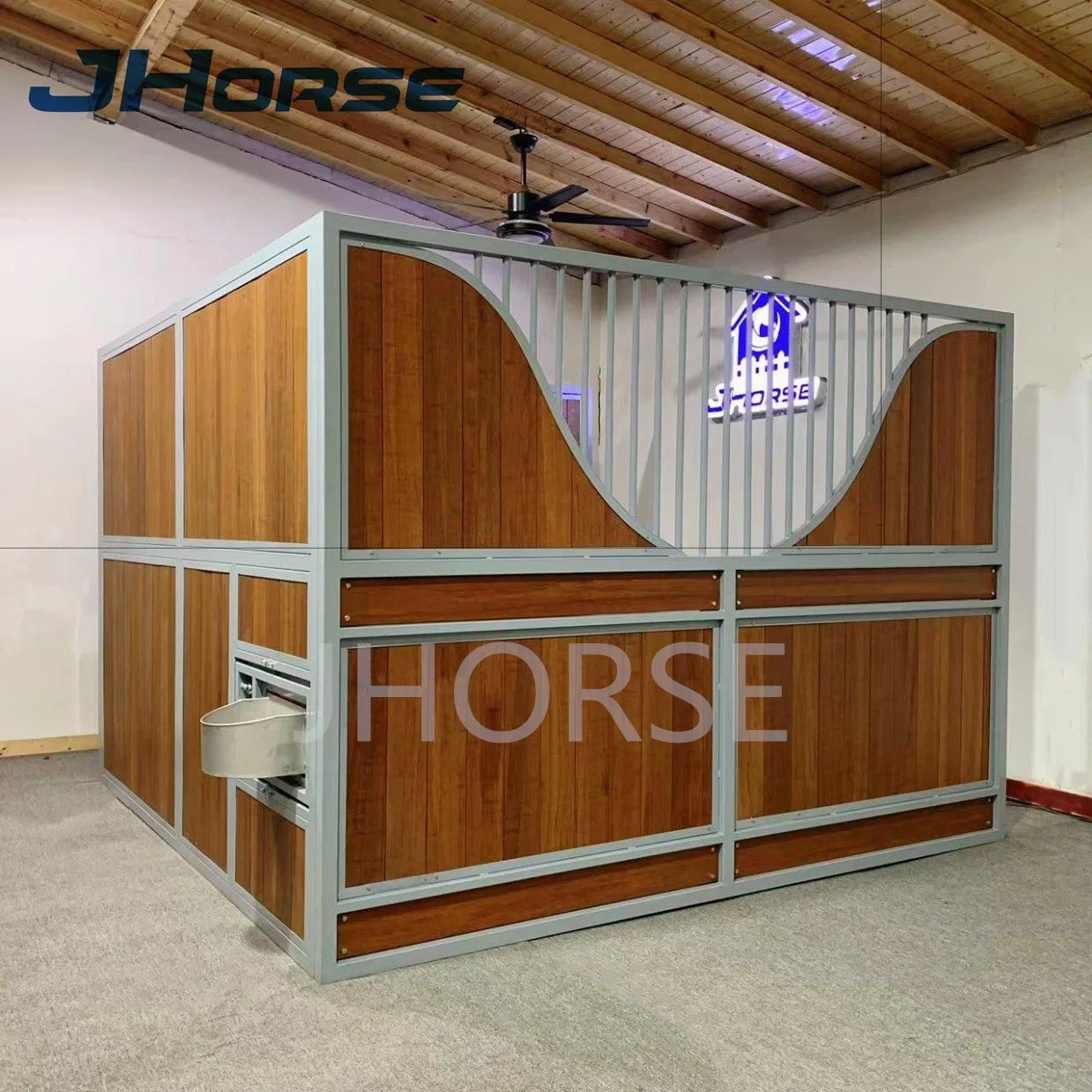 Luxury Equestrian Steel Bamboo Caja de madera establos de caballeriza Frentes de swing