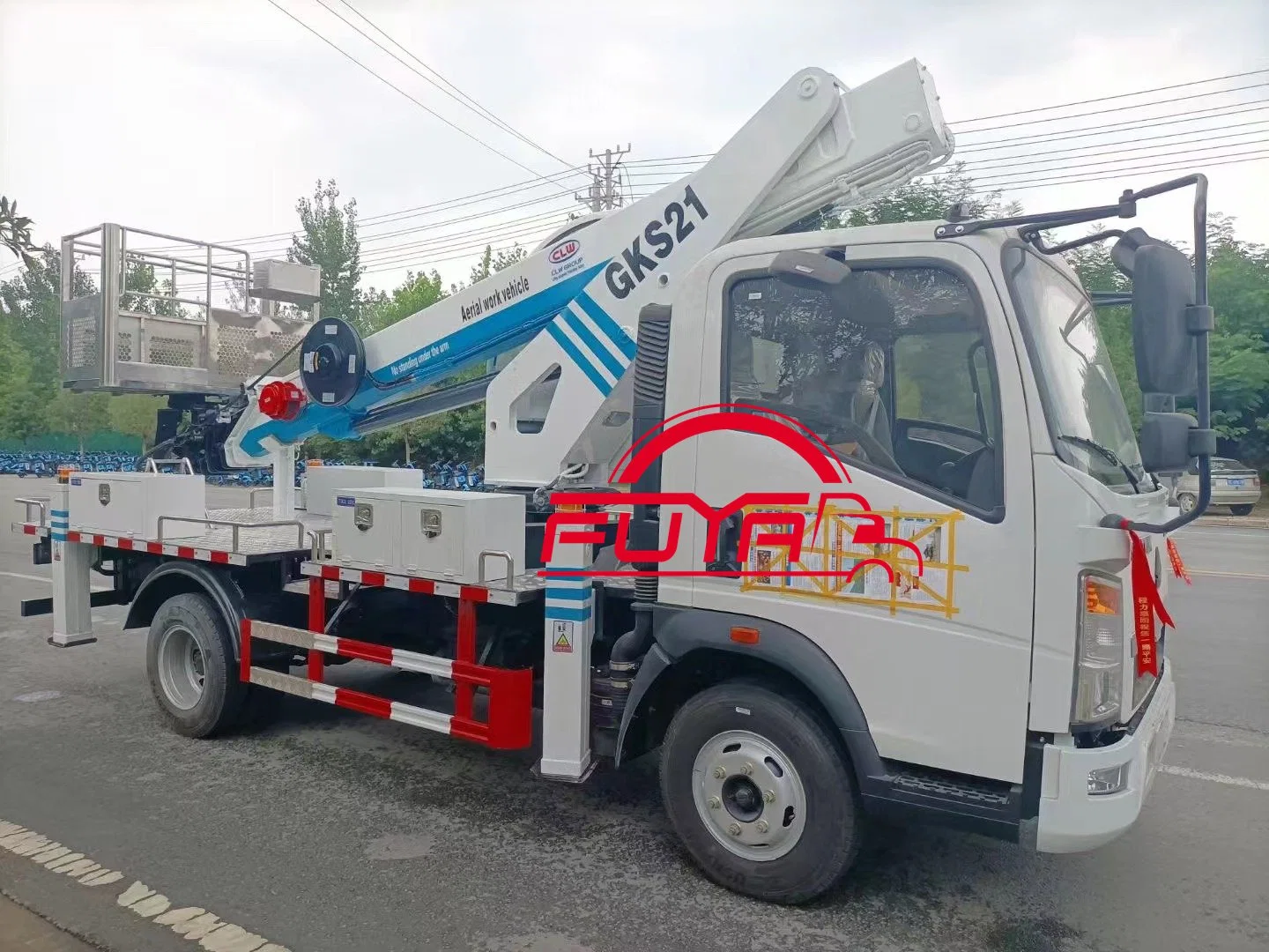 Factory Price HOWO 18m 22m 24m Hydraulic Boom Lift Working Aerial Platform Truck