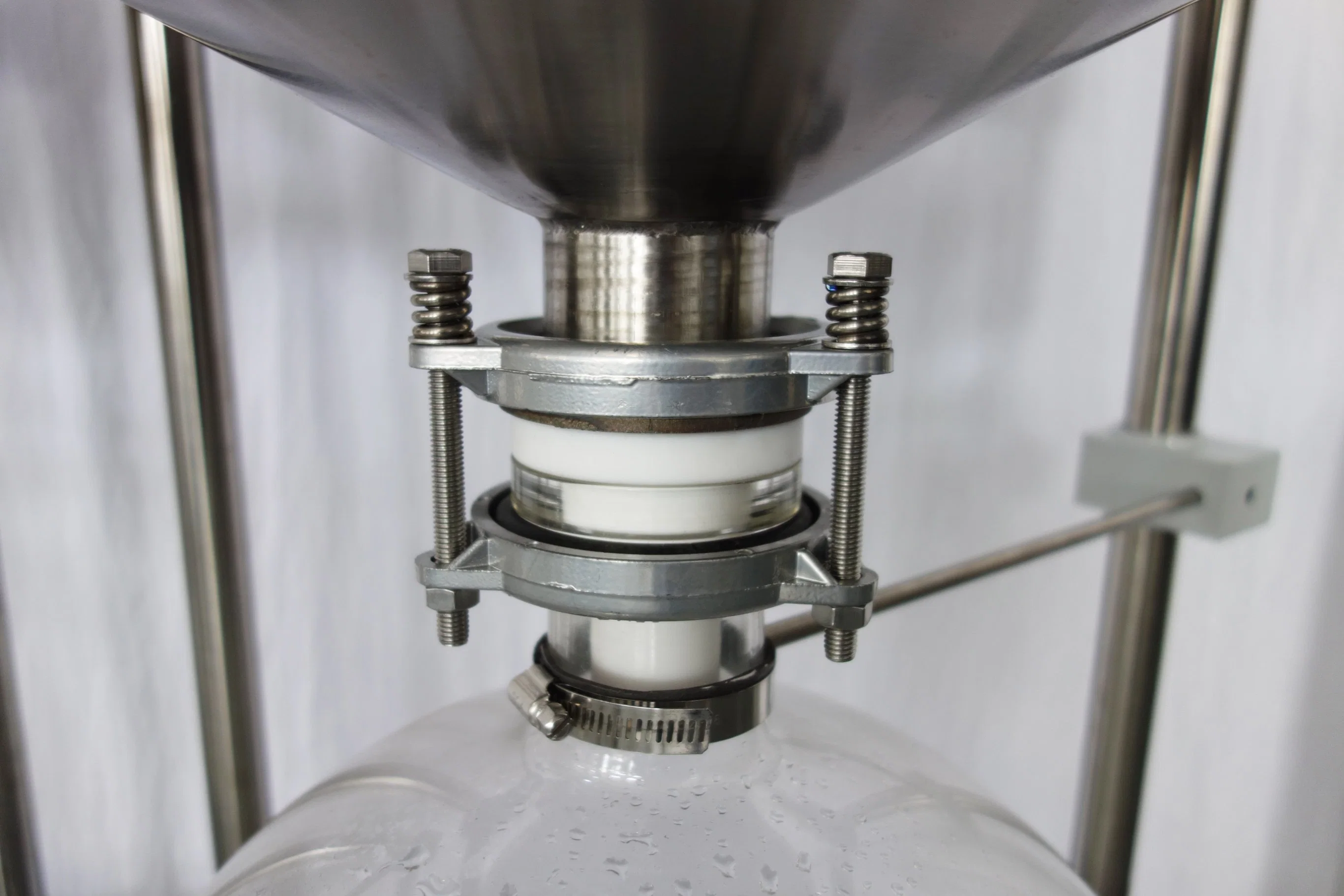 Système d'équipement de filtration par aspiration d'huile à vide Nutsche pour la winterisation en laboratoire